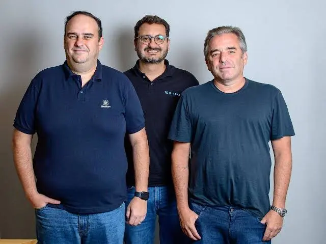 Novembro: Aquisição da Singulare